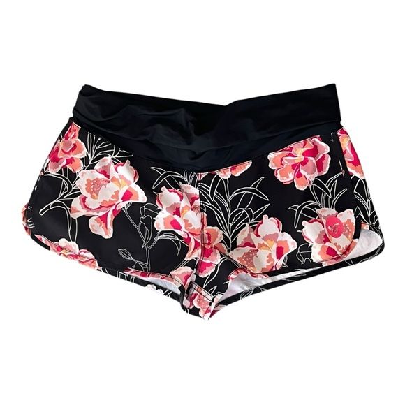 ROXY floral pattern board shorts / swim bottoms - Picture 3 of 5